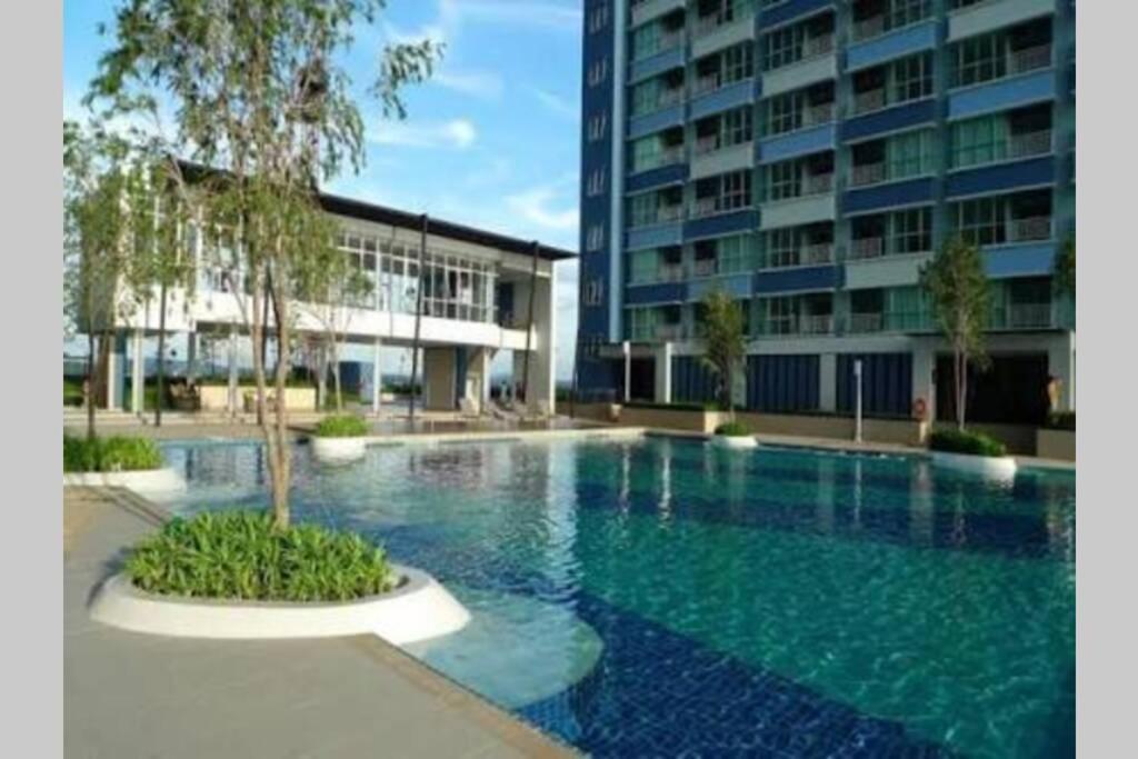 Stunning Seaview Suite Jomtien Beach Buitenkant foto