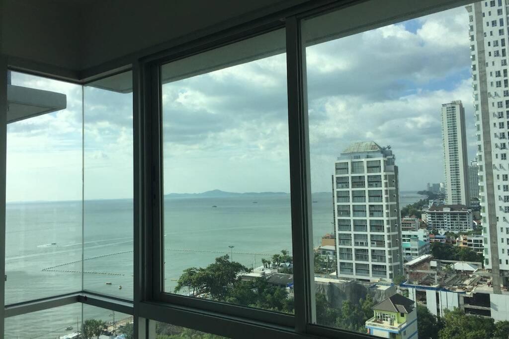 Stunning Seaview Suite Jomtien Beach Buitenkant foto