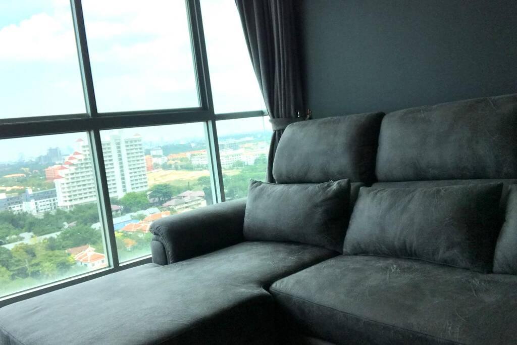 Stunning Seaview Suite Jomtien Beach Buitenkant foto