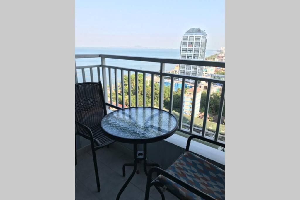 Stunning Seaview Suite Jomtien Beach Buitenkant foto