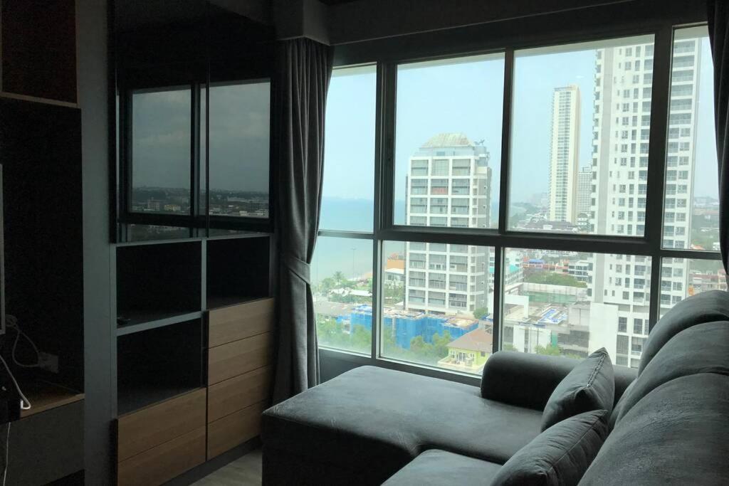 Stunning Seaview Suite Jomtien Beach Buitenkant foto