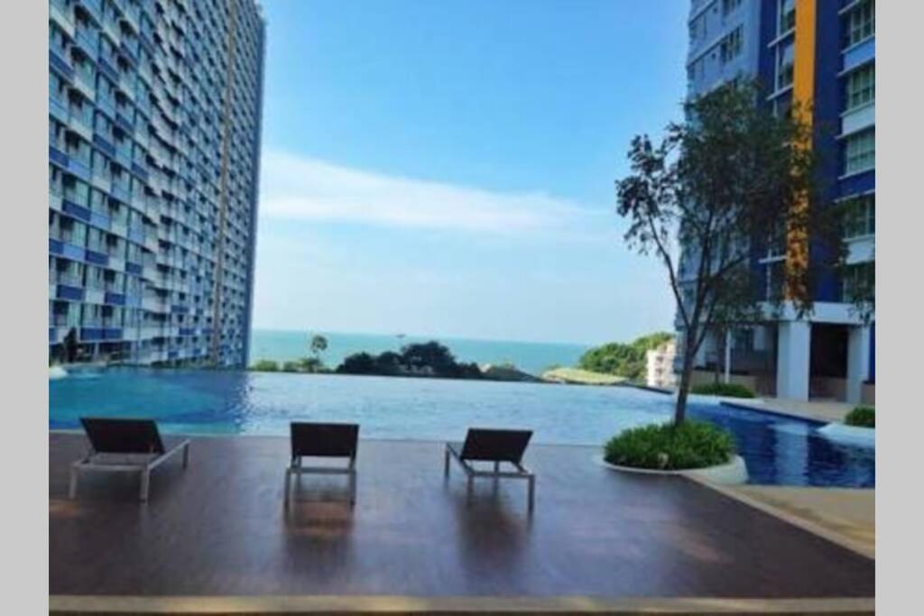 Stunning Seaview Suite Jomtien Beach Buitenkant foto